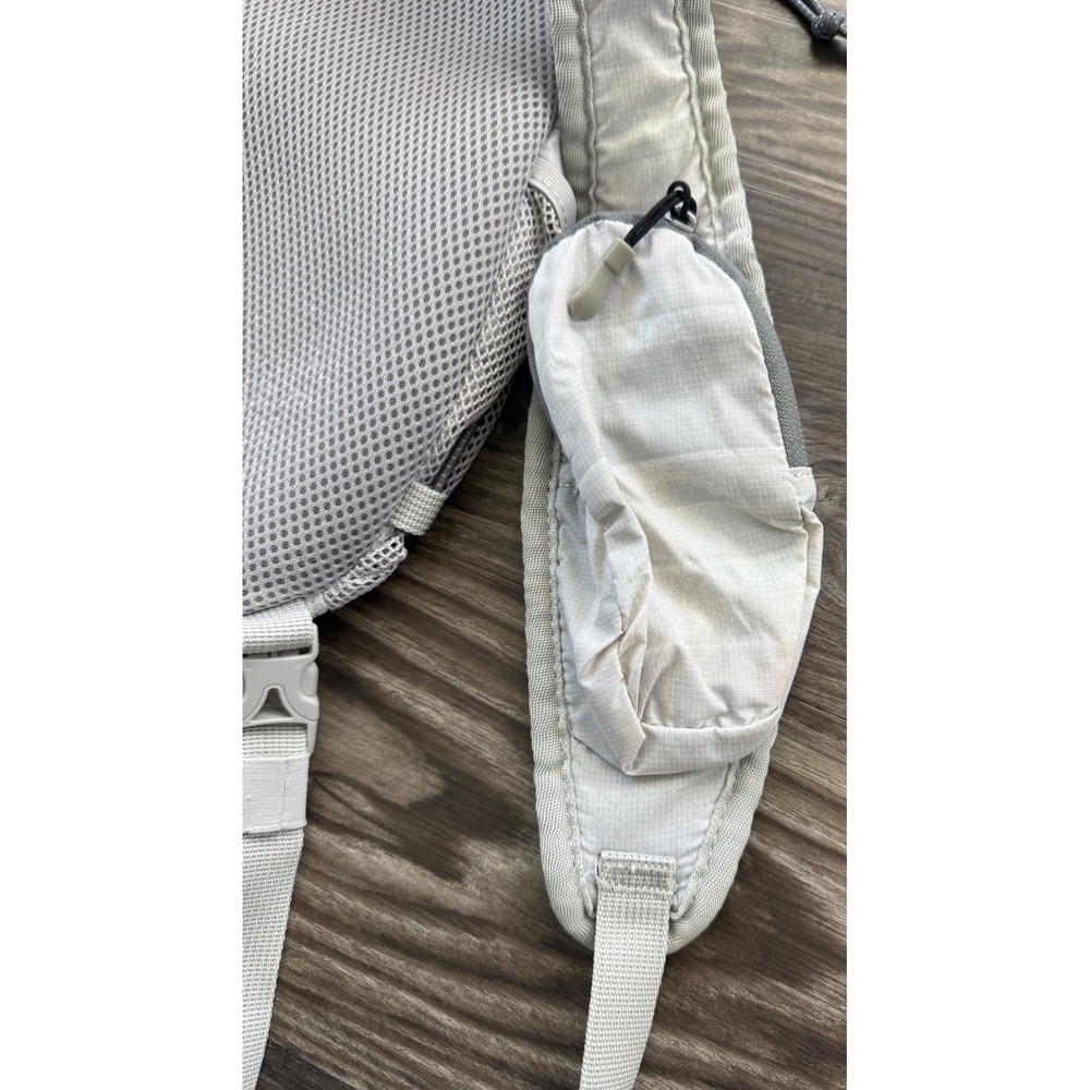 Eddie Bauer Ripstop Sling Backpack White Grey Crossbody Hiking Travel Bag - Picture 6 of 13
